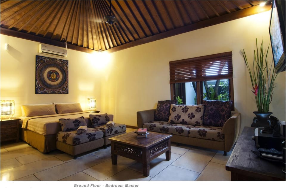 Seating area, Bedroom