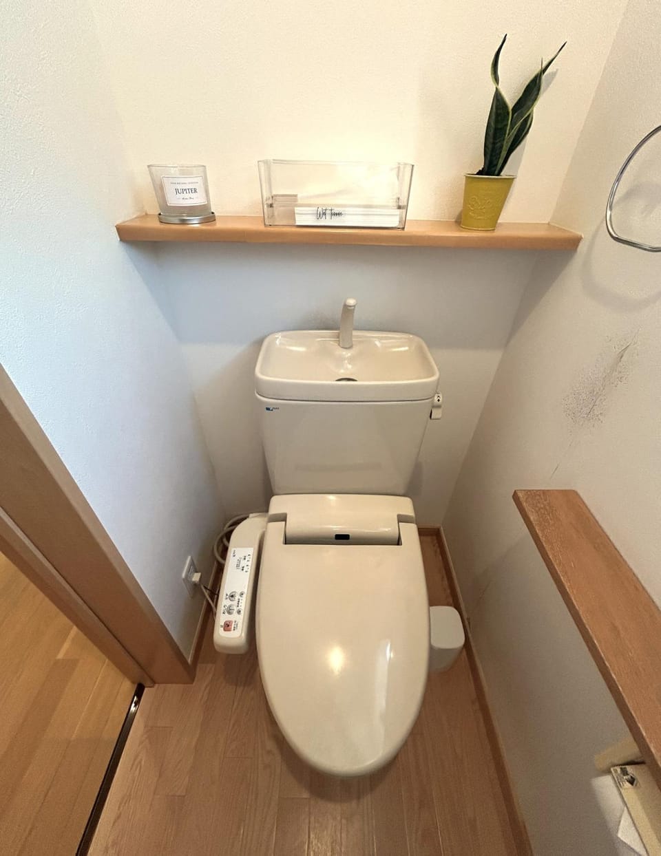Toilet, bidet
