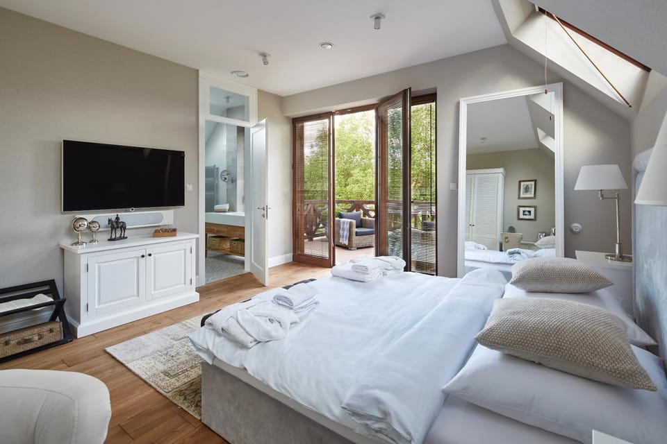 Toilet, Balcony/Terrace, Bedroom