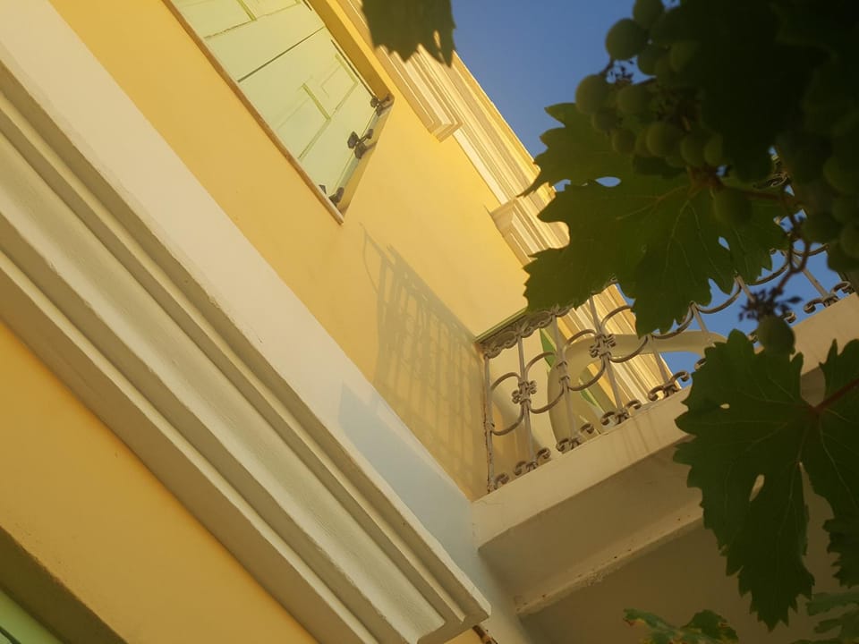 Property building, Facade/entrance, Balcony/Terrace
