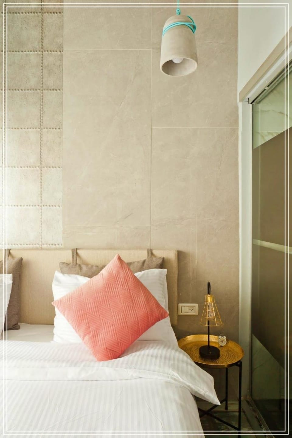 Bed, Bathroom, Living room, Photo of the whole room, Seating area, Bedroom