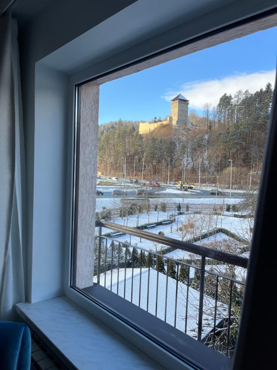 Nearby landmark, Winter, Balcony/Terrace, City view, Mountain view, River view