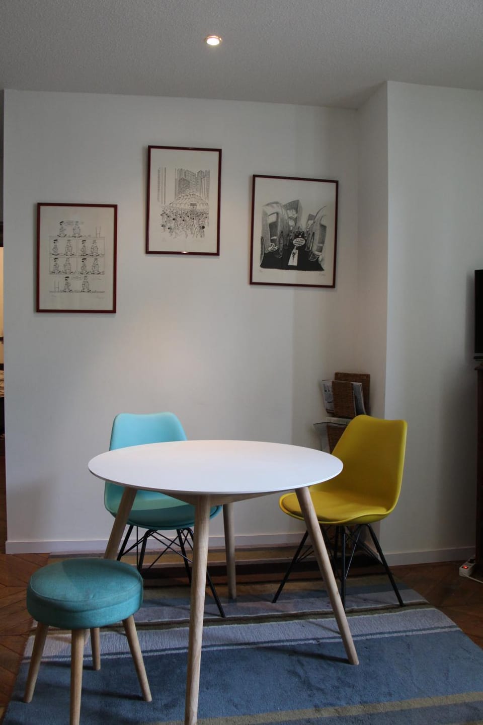 Living room, Business facilities, Seating area, Dining area