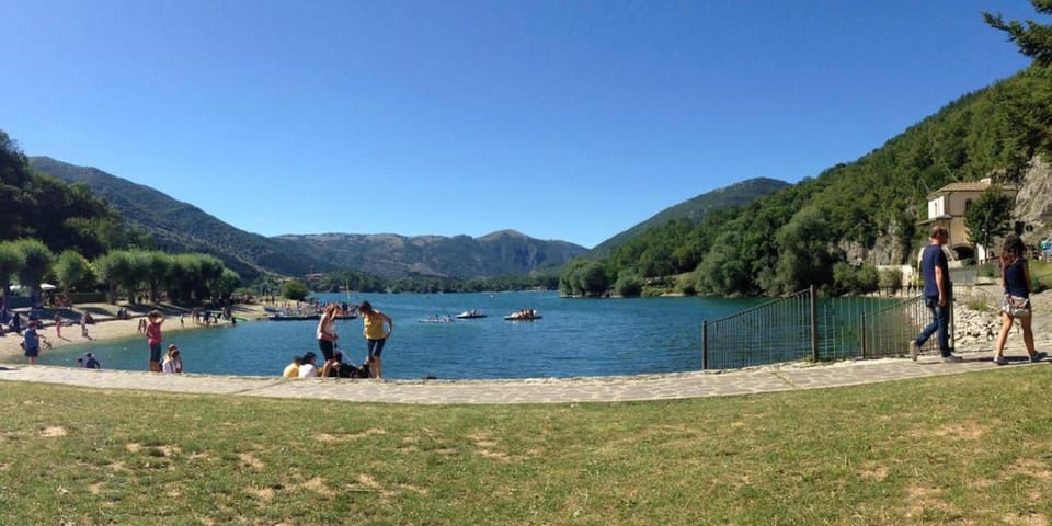 La Locanda Del Lago Lucciola Bed and Breakfast in Abruzzo
