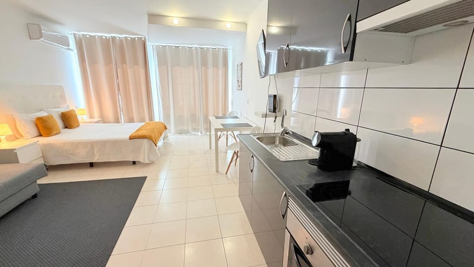 Kitchen or kitchenette, Living room, Bedroom