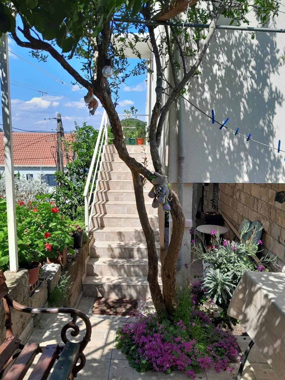 Location, children, Family