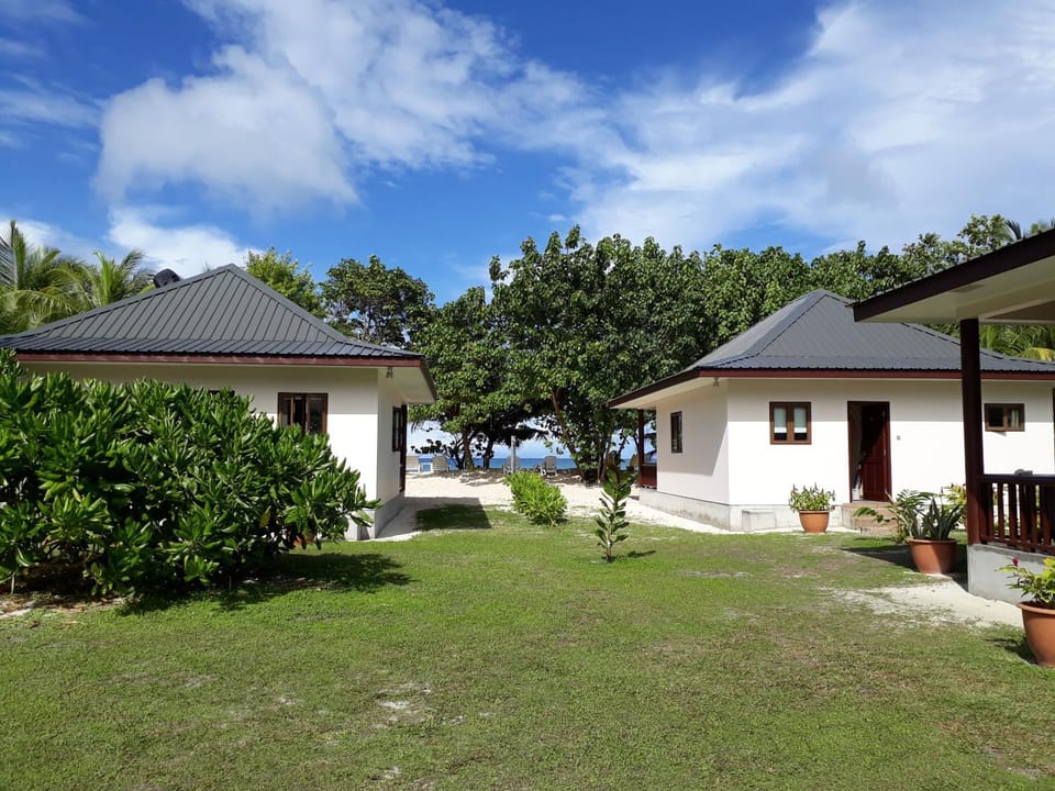 Facade/entrance, Garden