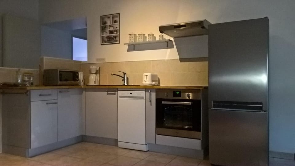Coffee/tea facilities, Kitchen or kitchenette, dishwasher, minibar, pet friendly, stove, toaster