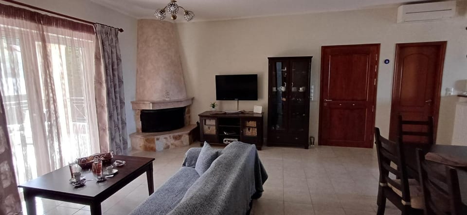 Living room, fireplace