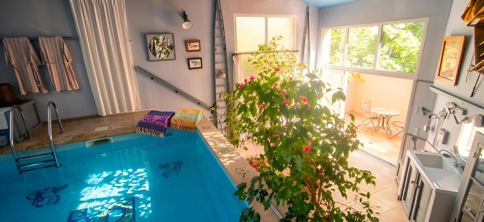 Swimming pool, Swimming pool