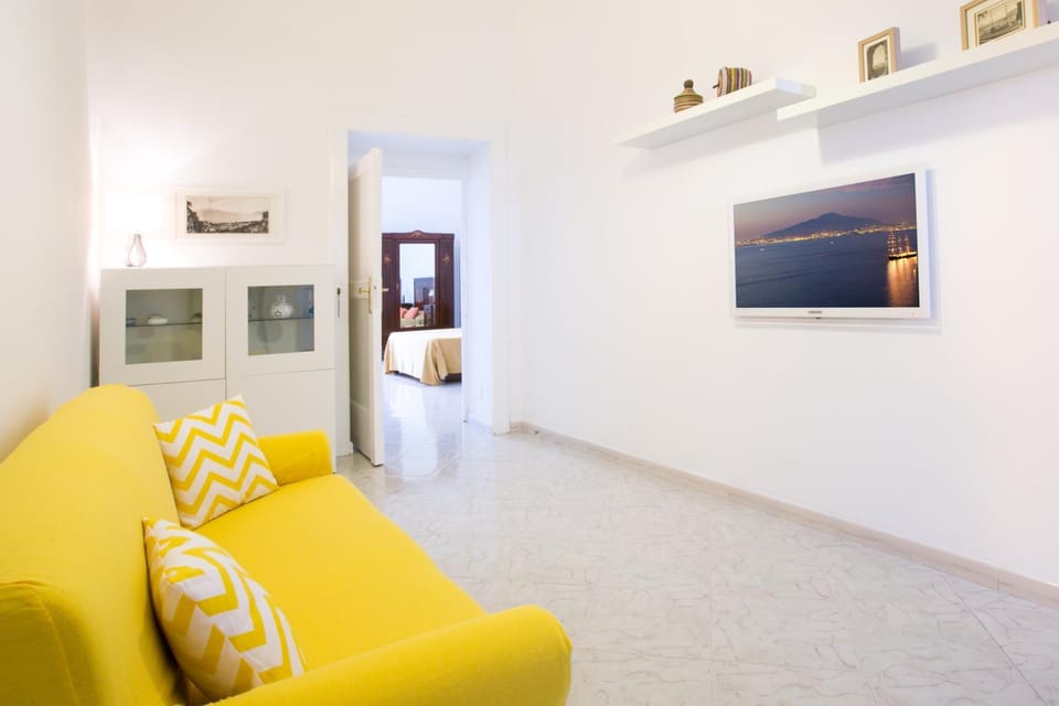 Living room, Photo of the whole room