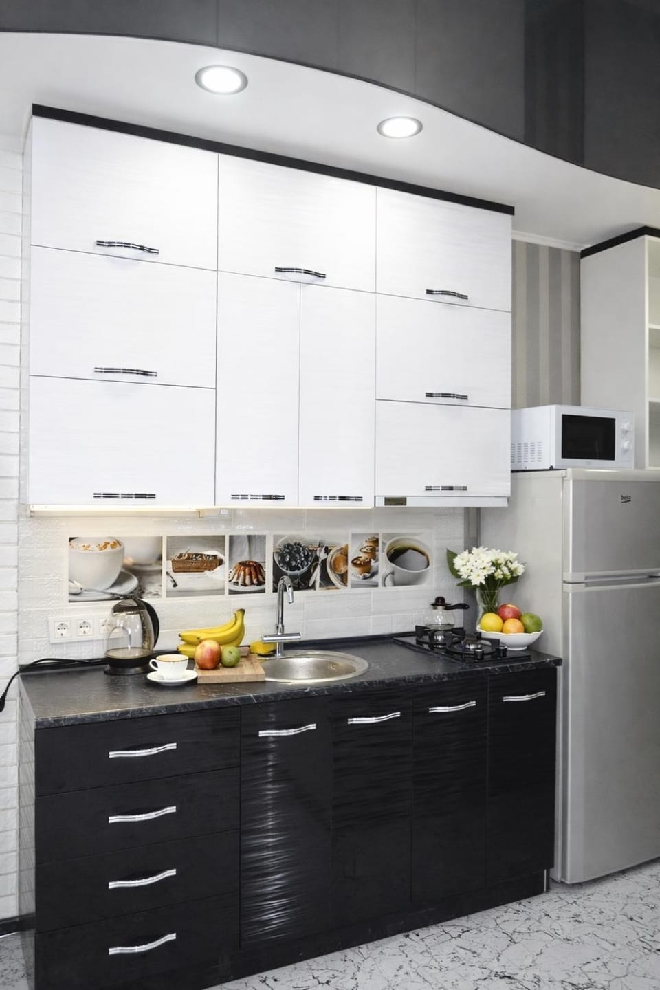 Coffee/tea facilities, Kitchen or kitchenette, stove