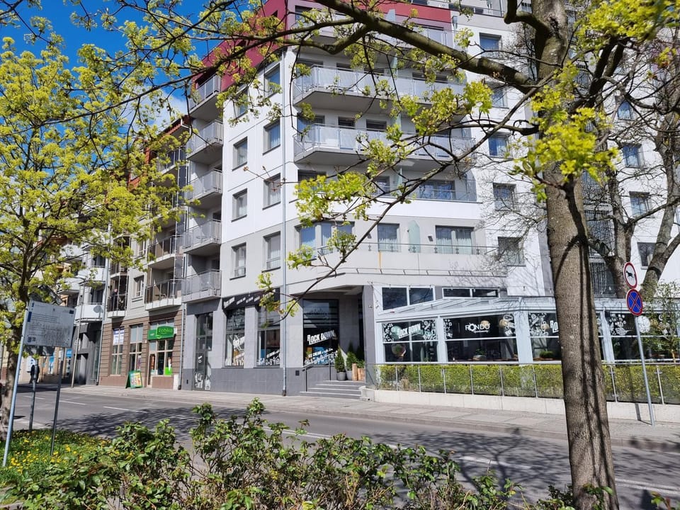 Property building, Location