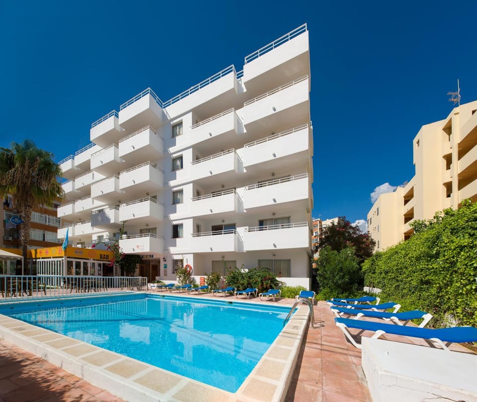 Facade/entrance, Swimming pool, Swimming pool