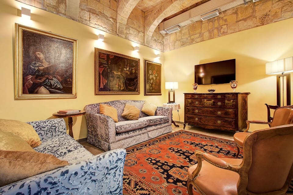 Communal lounge/ TV room, Seating area