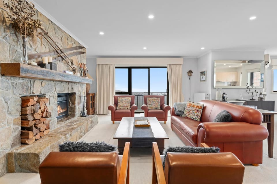 Living room, fireplace