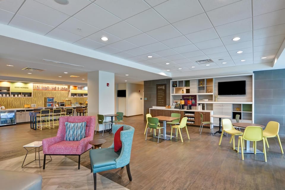 Communal lounge/ TV room, Lobby or reception
