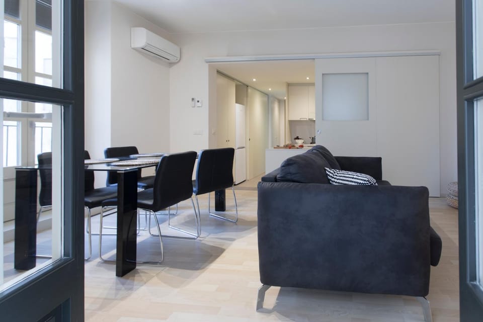 Seating area, Dining area