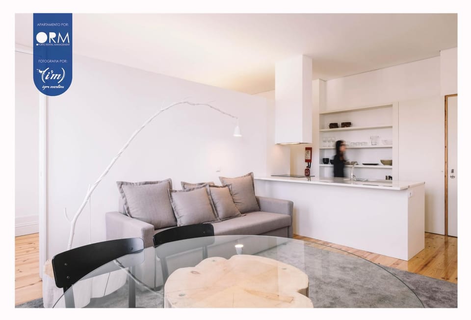 TV and multimedia, Coffee/tea facilities, View (from property/room), Kitchen or kitchenette, Living room, Other, Photo of the whole room, Decorative detail, Seating area, Dining area, City view, Landmark view, Street view, Area and facilities
