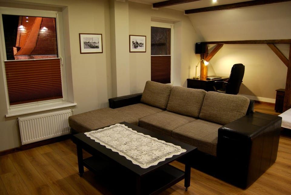 Living room, Photo of the whole room