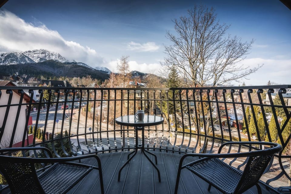 Day, View (from property/room), Balcony/Terrace, Mountain view