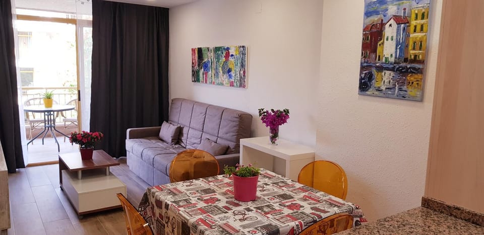 Living room, Dining area