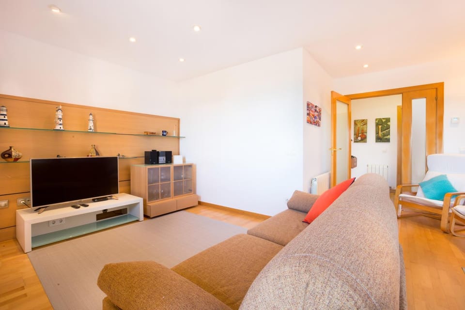 Bed, TV and multimedia, Living room, Seating area, Sea view