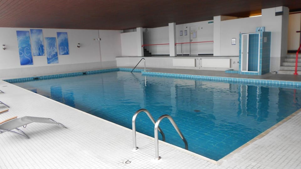 Decorative detail, Swimming pool