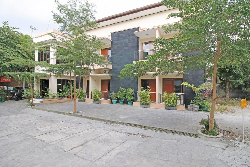 Property building, Facade/entrance