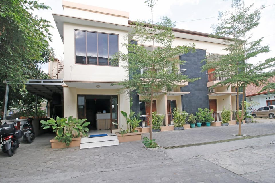 Property building, Facade/entrance
