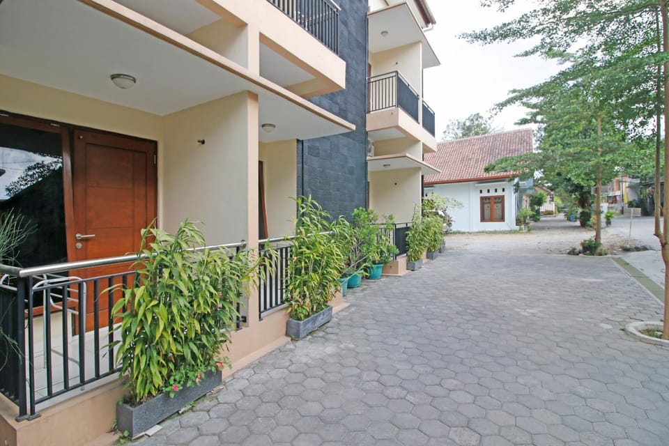 Property building, Facade/entrance