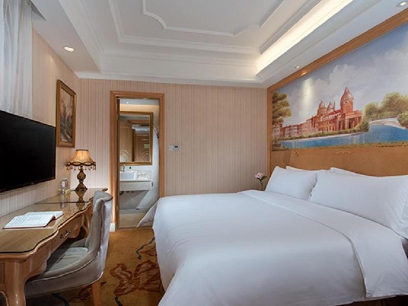 Vienna International Hotel Shenzhen Longhua Center Hotel in Shenzhen