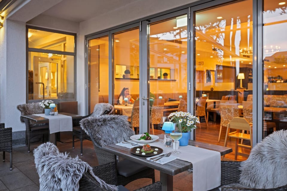 Restaurant/places to eat, Breakfast, Dinner