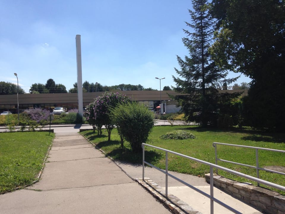 Activities, Shopping Area, Location