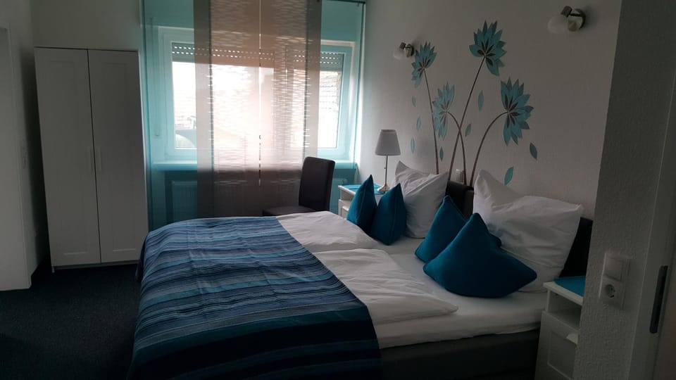 em Dorfkrug Inn in Euskirchen