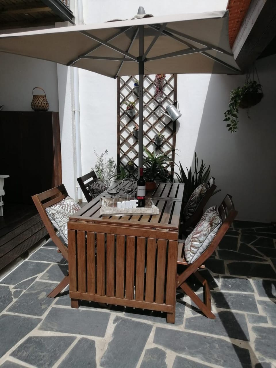 Patio, Dining area