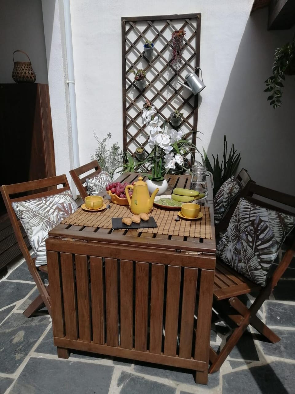 Patio, Dining area