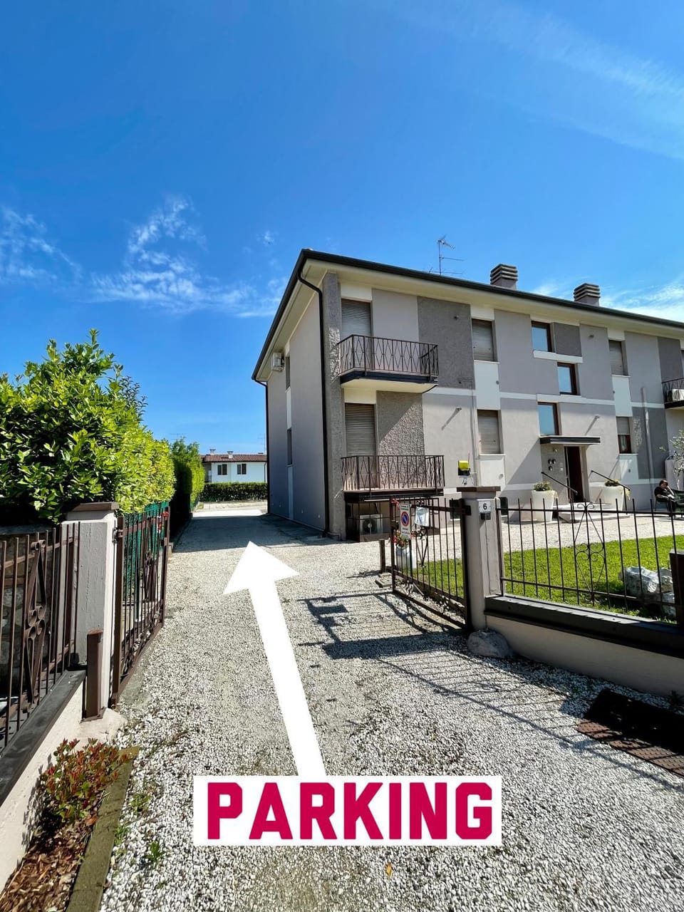 Facade/entrance, Parking