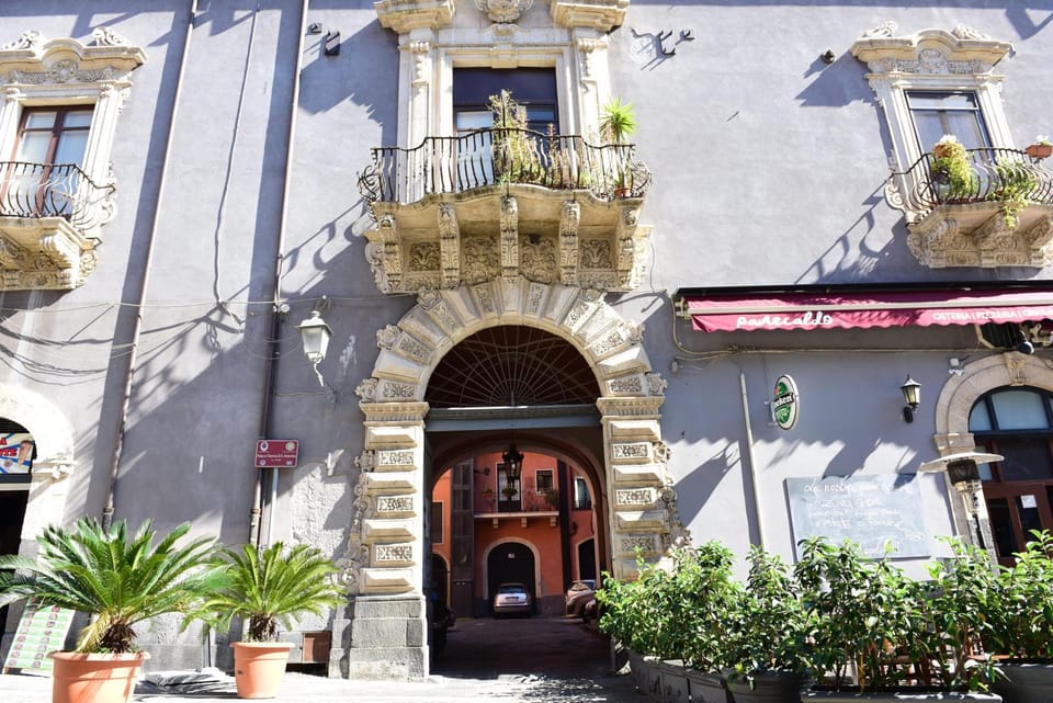 Facade/entrance