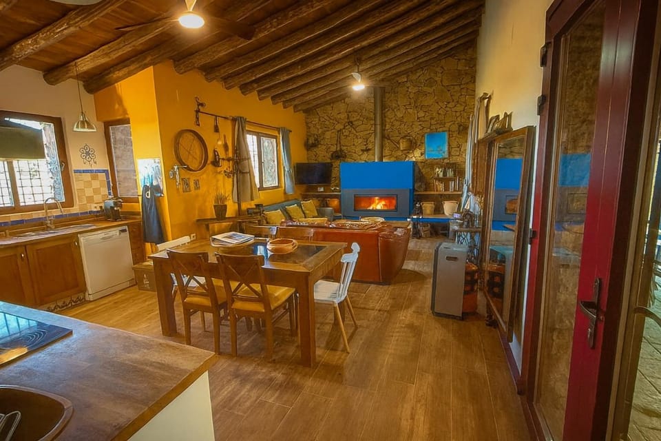 Communal lounge/ TV room, fireplace