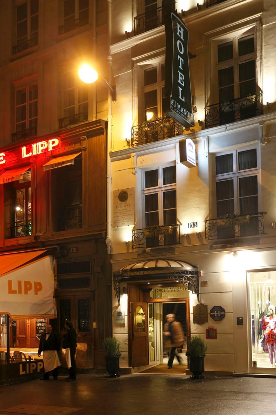 Facade/entrance