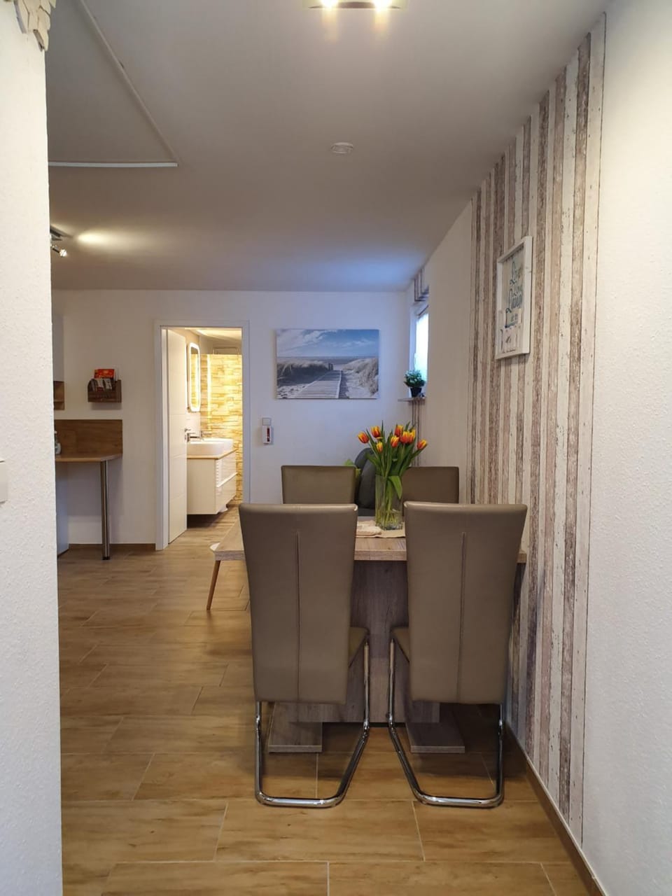 Living room, Seating area, Dining area