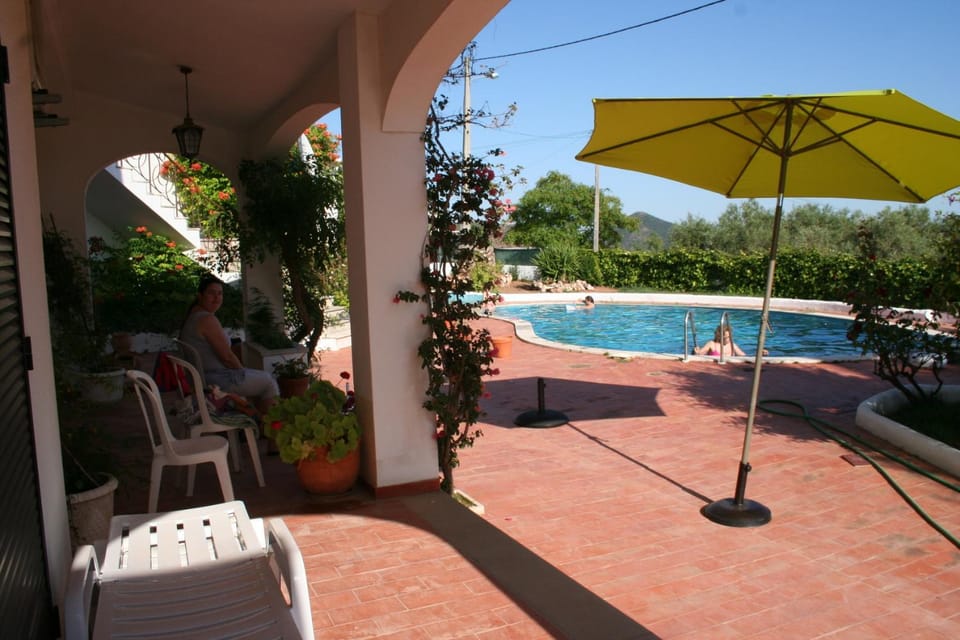 Monte Dos Netos House in Faro District