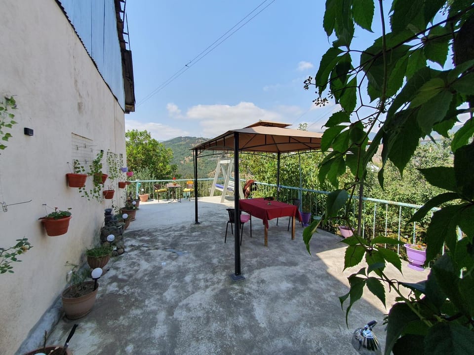 Day, Natural landscape, Balcony/Terrace, Dining area, Mountain view