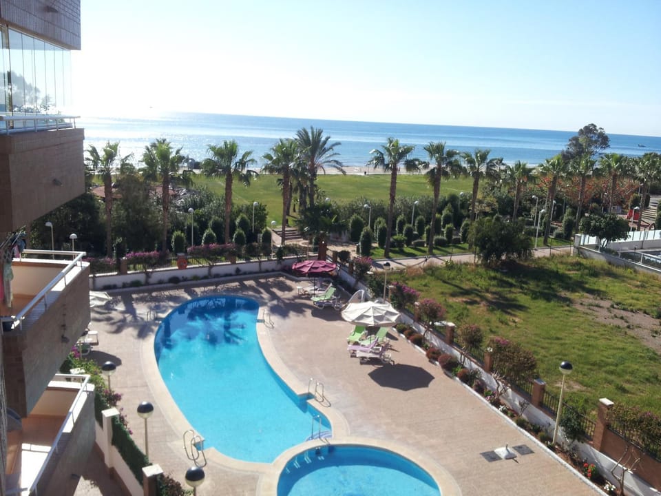 Swimming pool