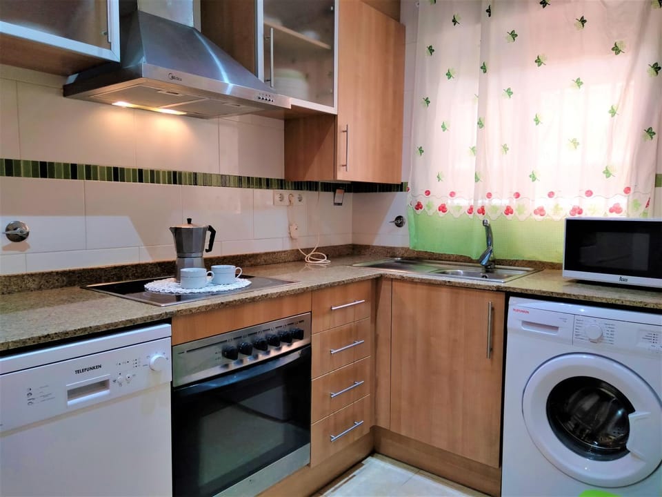 Kitchen or kitchenette, dishwasher, minibar, pet friendly, stove, washing machine