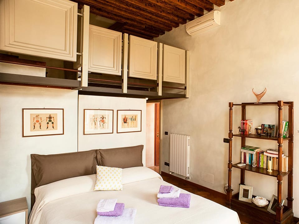 Toilet, TV and multimedia, Bedroom