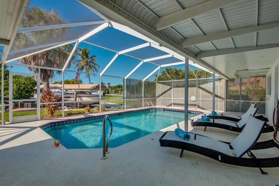 Patio, Garden, Swimming pool