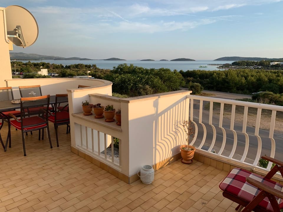 Coffee/tea facilities, Balcony/Terrace, Dining area