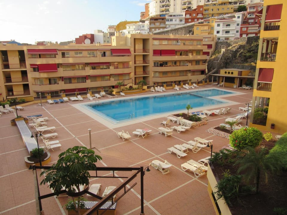 Property building, Swimming pool, Swimming pool